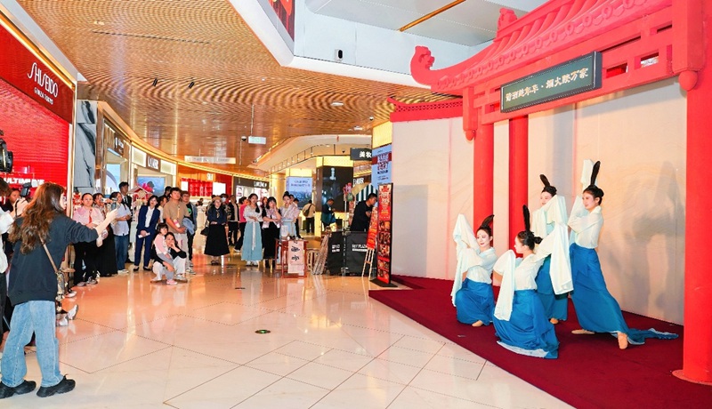 控免税东坡主题活动激活文化消费新热潮pg电子模拟器试玩宋代美学赋能 海(图3)